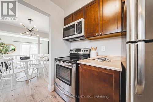 12 Naples Court, Thorold, ON - Indoor Photo Showing Kitchen