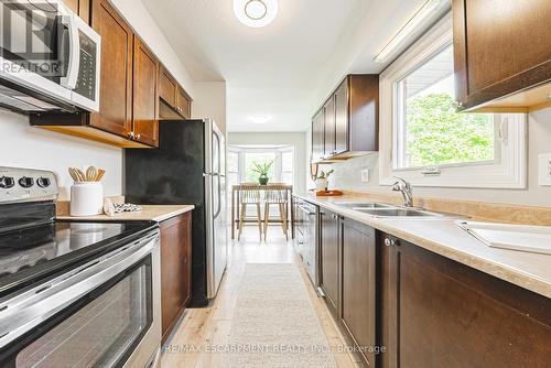 12 Naples Court, Thorold, ON - Indoor Photo Showing Kitchen With Double Sink
