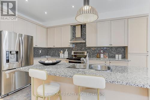 203 Angus Glen Boulevard, Markham, ON - Indoor Photo Showing Kitchen With Double Sink With Upgraded Kitchen
