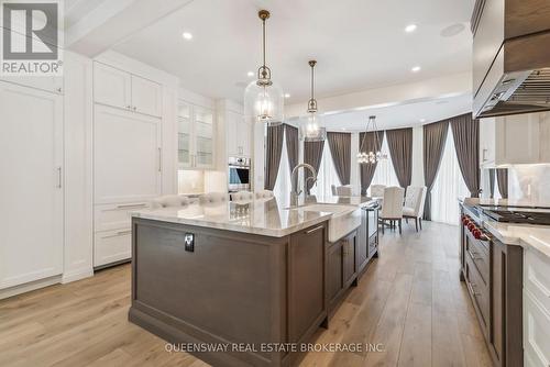 36 Pioneer Trail, Barrie (Innis-Shore), ON - Indoor Photo Showing Kitchen With Upgraded Kitchen