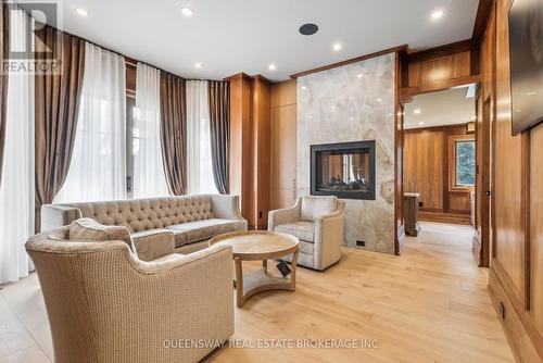 36 Pioneer Trail, Barrie (Innis-Shore), ON - Indoor With Fireplace