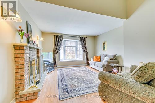 4228 Lastrada Heights, Mississauga, ON - Indoor Photo Showing Living Room With Fireplace