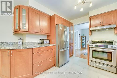 4228 Lastrada Heights, Mississauga, ON - Indoor Photo Showing Kitchen