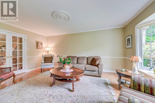 4228 Lastrada Heights, Mississauga, ON - Indoor Photo Showing Living Room