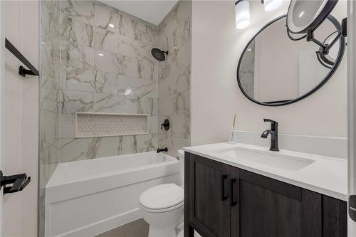 104 Spadina Avenue|Unit #Unit 1, Hamilton, ON - Indoor Photo Showing Bathroom