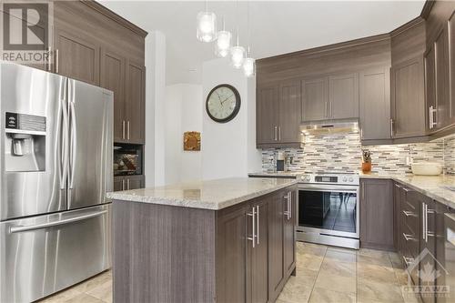 161 Loreka Court, Ottawa, ON - Indoor Photo Showing Kitchen With Upgraded Kitchen