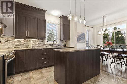 161 Loreka Court, Ottawa, ON - Indoor Photo Showing Kitchen With Upgraded Kitchen