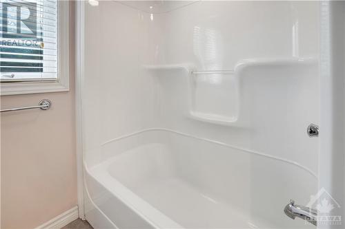 7442 Mitch Owens Road, Ottawa, ON - Indoor Photo Showing Bathroom