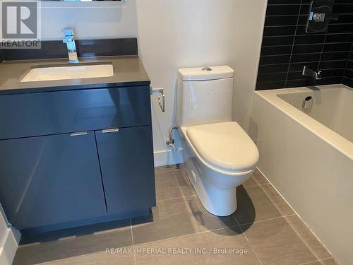4703 - 7 Grenville Street, Toronto, ON - Indoor Photo Showing Bathroom