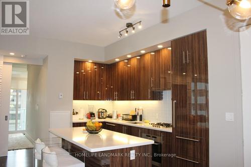 525 - 29 Queens Quay E, Toronto, ON - Indoor Photo Showing Kitchen With Upgraded Kitchen