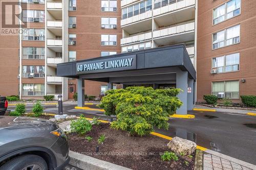 916 - 60 Pavane Linkway, Toronto, ON - Outdoor With Facade