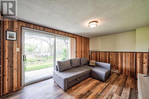 6 - 2651 Aquitaine Avenue, Mississauga, ON - Indoor Photo Showing Living Room