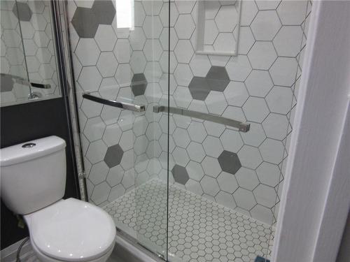 ENSUITE BATH - 2141 Hunt Crescent, Burlington, ON - Indoor Photo Showing Bathroom