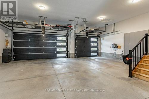 3553 Settlement Trail, London, ON - Indoor Photo Showing Garage