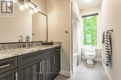 3553 Settlement Trail, London, ON - Indoor Photo Showing Bathroom