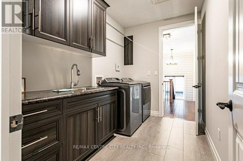 3553 Settlement Trail, London, ON - Indoor Photo Showing Laundry Room