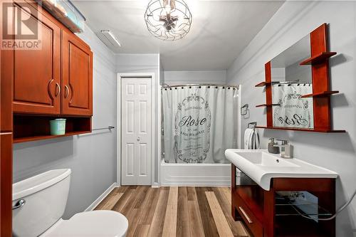 27 Thomas Lane East, Campbellton, NB - Indoor Photo Showing Bathroom