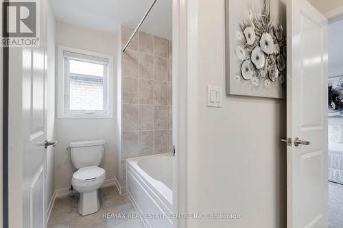 1535 Wellwood Terrace, Milton, ON - Indoor Photo Showing Bathroom