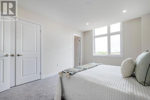 1535 Wellwood Terrace, Milton, ON - Indoor Photo Showing Bedroom