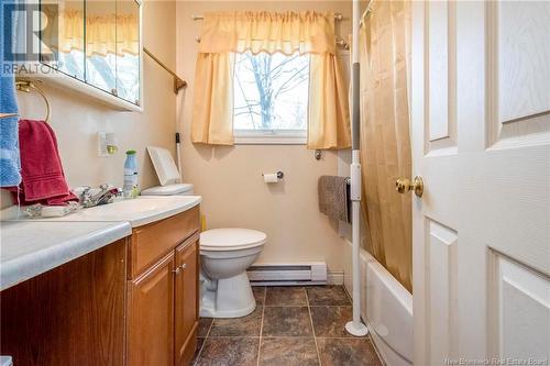 40 Summit Drive, Saint John, NB - Indoor Photo Showing Bathroom