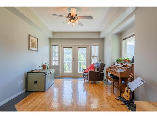 5839 Sunset Drive, Nelson, BC - Indoor Photo Showing Bathroom