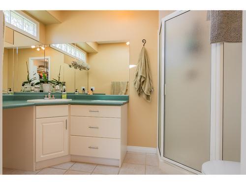 5839 Sunset Drive, Nelson, BC - Indoor Photo Showing Bathroom