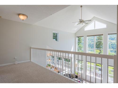 5839 Sunset Drive, Nelson, BC - Indoor Photo Showing Other Room