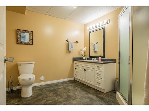 5839 Sunset Drive, Nelson, BC - Indoor Photo Showing Bathroom