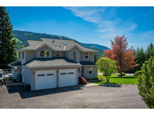 5839 Sunset Drive, Nelson, BC - Outdoor With Facade