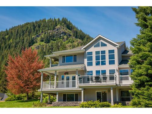 5839 Sunset Drive, Nelson, BC - Outdoor With Deck Patio Veranda
