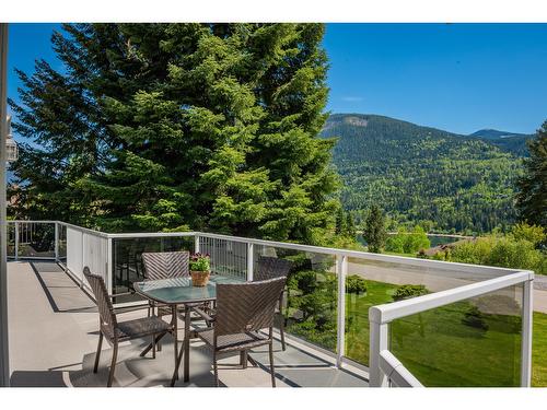 5839 Sunset Drive, Nelson, BC - Outdoor