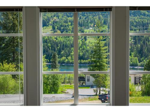 5839 Sunset Drive, Nelson, BC - Indoor Photo Showing Other Room