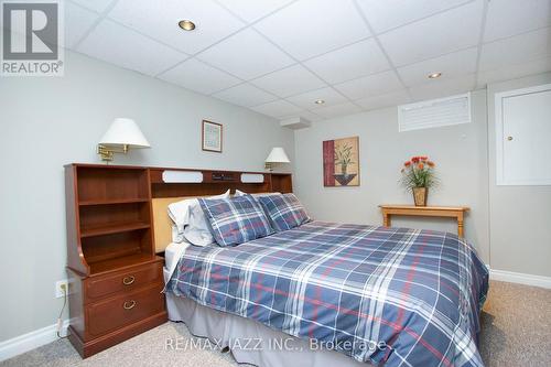 35 Castle Harbour Drive, Scugog, ON - Indoor Photo Showing Bedroom