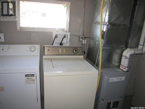 470 Ottawa Street, Regina, SK - Indoor Photo Showing Laundry Room