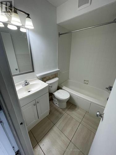 177 Carlton Street, Toronto, ON - Indoor Photo Showing Bathroom