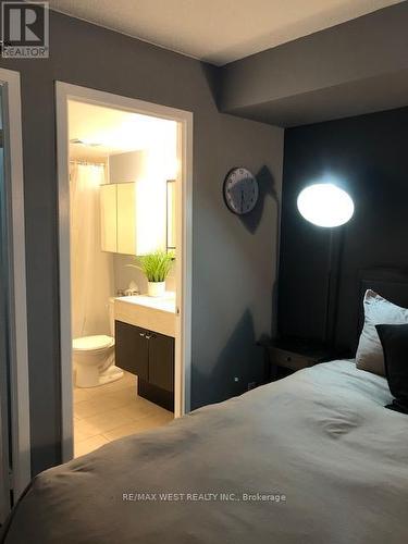 216 - 21 Nelson Street, Toronto, ON - Indoor Photo Showing Bedroom