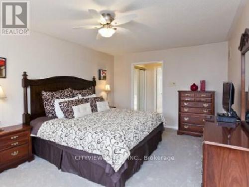 4448 Idlewilde Crescent, Mississauga, ON - Indoor Photo Showing Bedroom