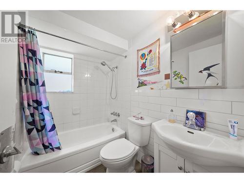 840 E 6Th Avenue, Vancouver, BC - Indoor Photo Showing Bathroom