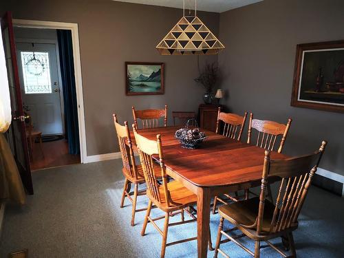 1880A Kootenay Avenue, Rossland, BC - Indoor Photo Showing Dining Room