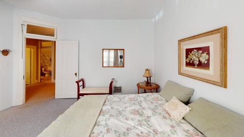 1880A Kootenay Avenue, Rossland, BC - Indoor Photo Showing Bedroom