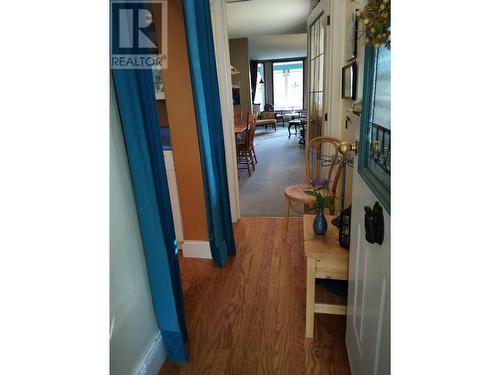 1880A Kootenay  Avenue, Rossland, BC - Indoor Photo Showing Other Room