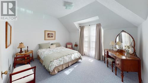 1880A Kootenay  Avenue, Rossland, BC - Indoor Photo Showing Bedroom