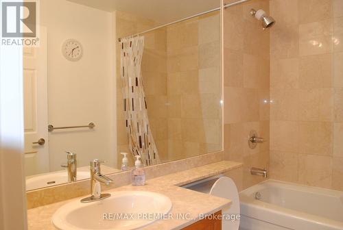 317 - 736 Spadina Avenue, Toronto, ON - Indoor Photo Showing Bathroom