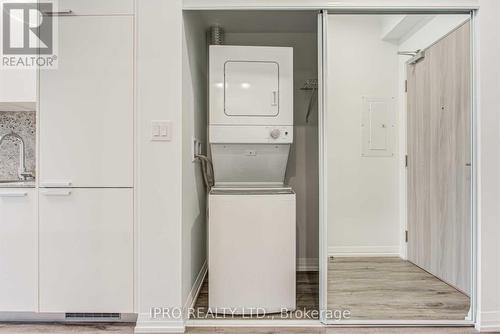 2103 - 75 Canterbury Place, Toronto, ON - Indoor Photo Showing Laundry Room