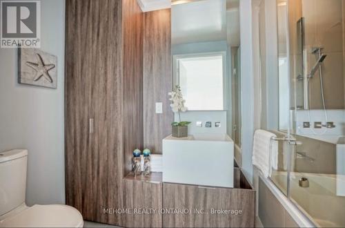 5808 - 1 Bloor Street S, Toronto, ON - Indoor Photo Showing Bathroom