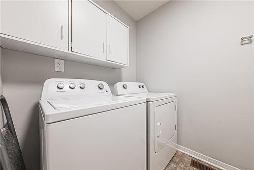 12 Naples Court, Thorold, ON - Indoor Photo Showing Laundry Room