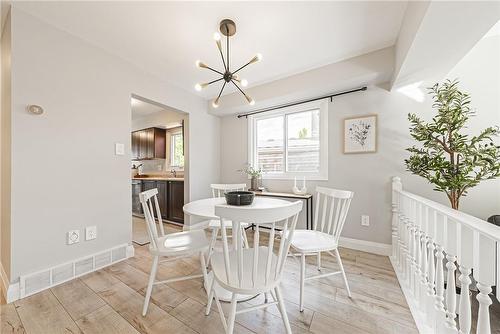 12 Naples Court, Thorold, ON - Indoor Photo Showing Dining Room