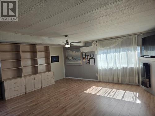1133 Findlay Road Unit# 95, Kelowna, BC - Indoor Photo Showing Bedroom