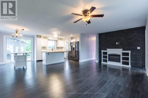 76 Maple Drive, Belleville, ON - Indoor Photo Showing Living Room