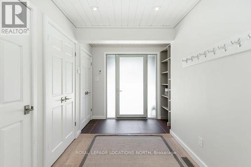 15 Newton Way, Clearview, ON - Indoor Photo Showing Other Room